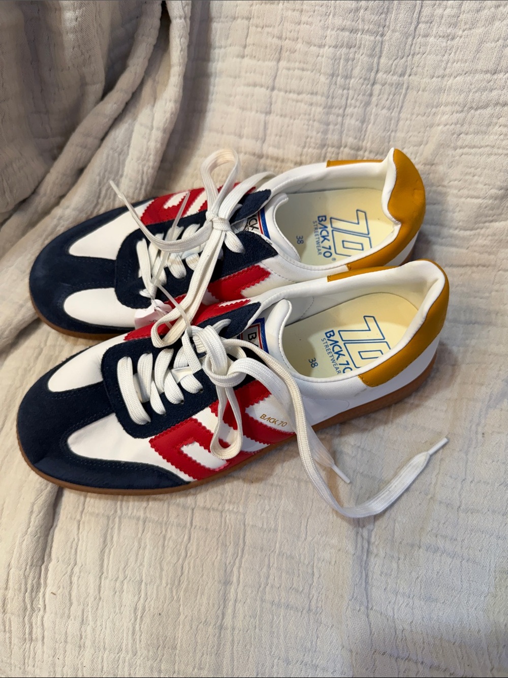Won Men's Retro Lace-Up Sneakers in Navy, White & Red back 70 size 8